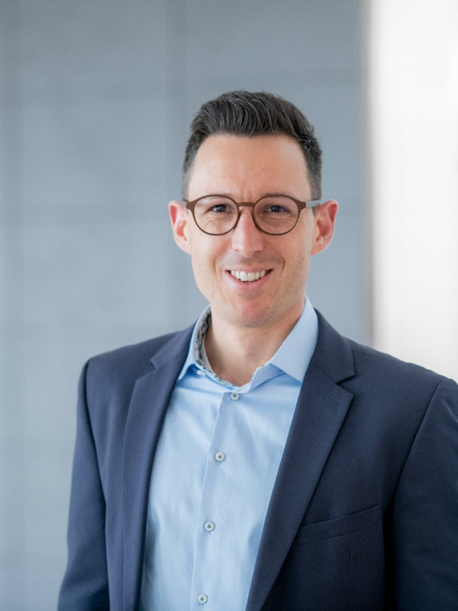Portrait of Dustin Mayor, Partner at FELcilitate Consulting